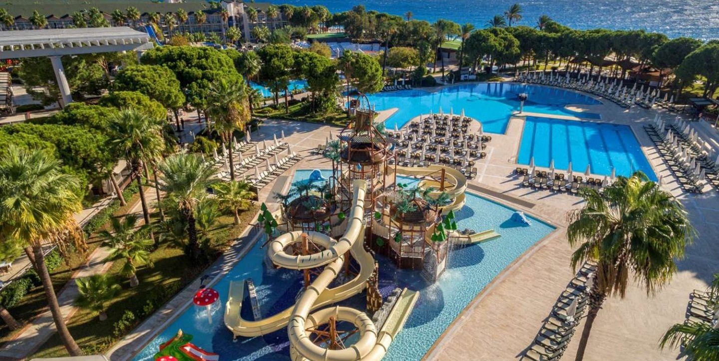 Dobedan World Palace